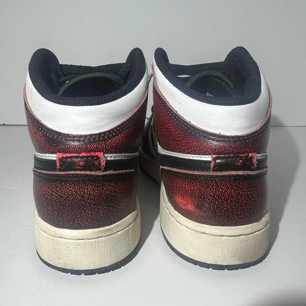 Nike Air Jordan 1 Mid Chicago Wear Away Infrared Blk FB0568-006‎ Size 5Y
